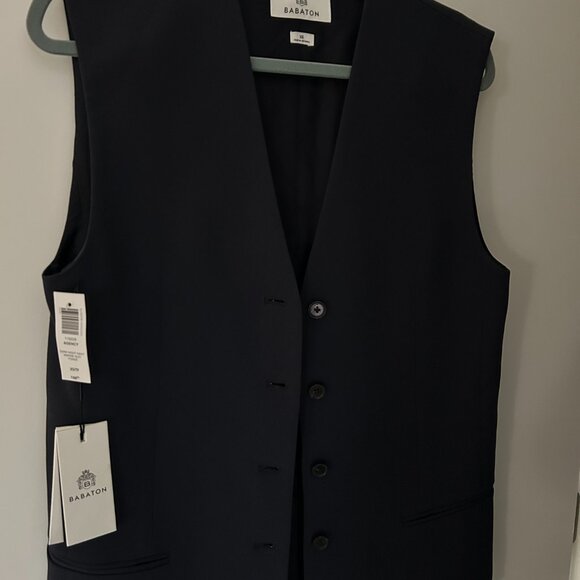 Aritzia Babaton Vest - Picture 7 of 8